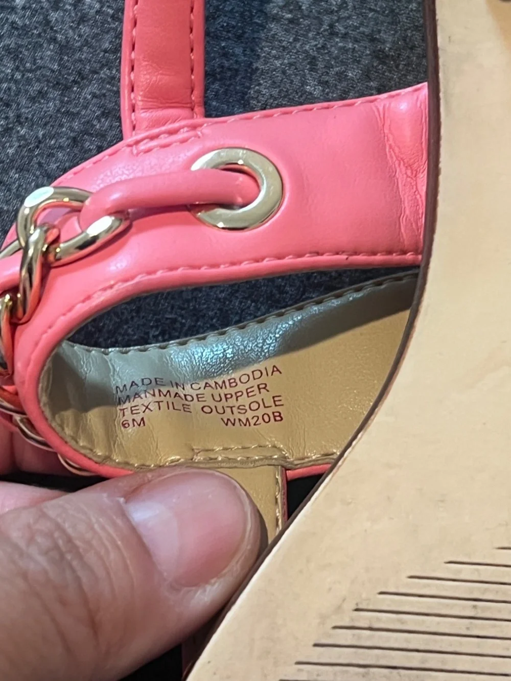Michael Kors Pink Chain Charm Thong Sandals Size 6M